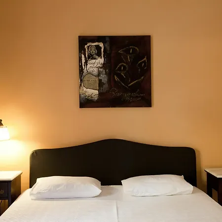 Elizabeth Otel 2*